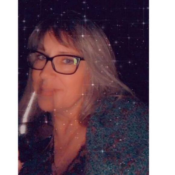 Meet your Posher, Lisa - Picture 1 of 1